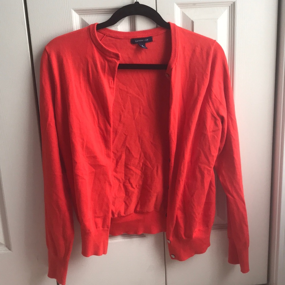 Only been worn 5 times really cute cardigan